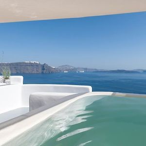 Luxury Suite outdoor Hot Tub Caldera View